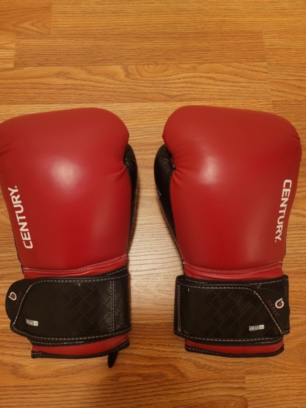 New Men's Century Red Boxing Gloves 14 Oz